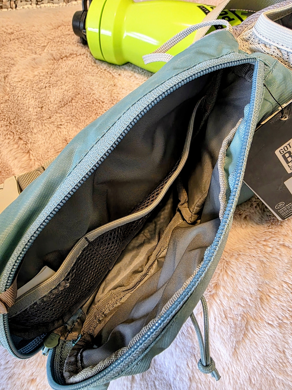 CamelBak Sage Green Men’s Waist Pack with Lime Bottle - Picture 5 of 5